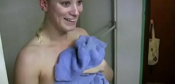  Sexy Girlfriend Takes A Shower And Blows A Cock